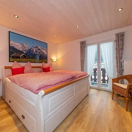 Sonnenhaeusl * Mittenwald